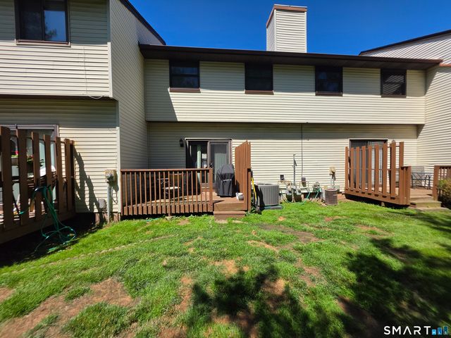 25 Robin Brook Drive 25, Newington, CT 06111