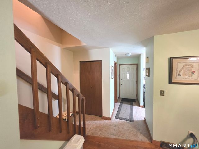 25 Robin Brook Drive 25, Newington, CT 06111