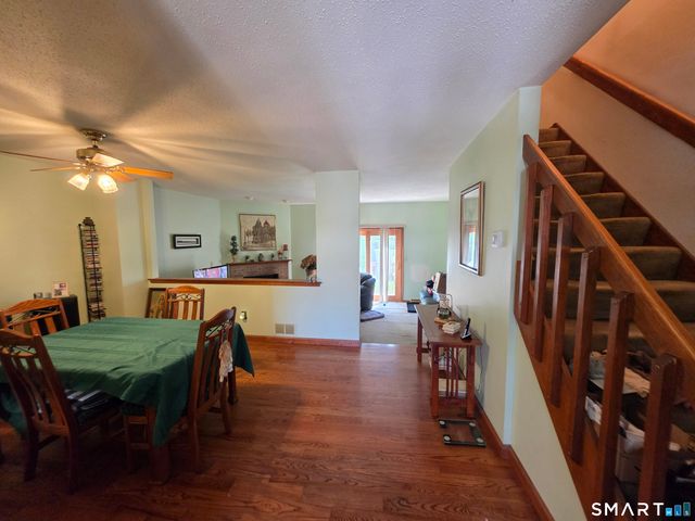 25 Robin Brook Drive 25, Newington, CT 06111