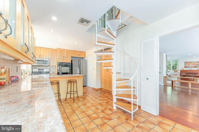 1223 HAGYS FORD RD, Penn Valley, PA 19072