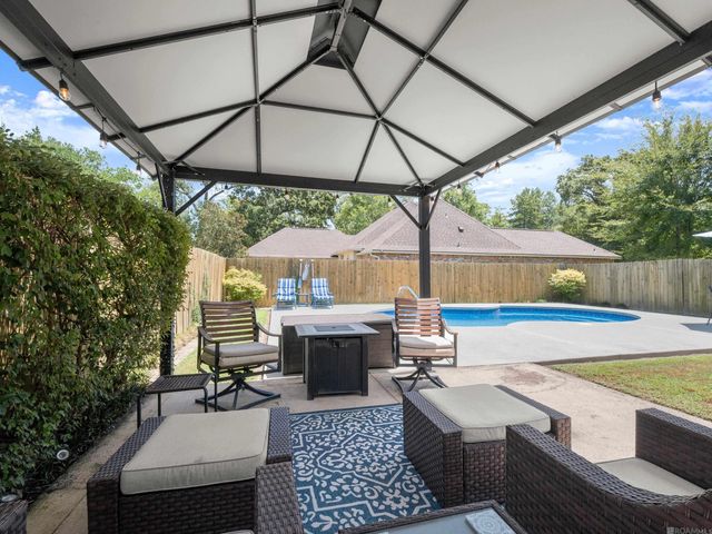 30786 La Madeline Ct, Denham Springs, LA 70726