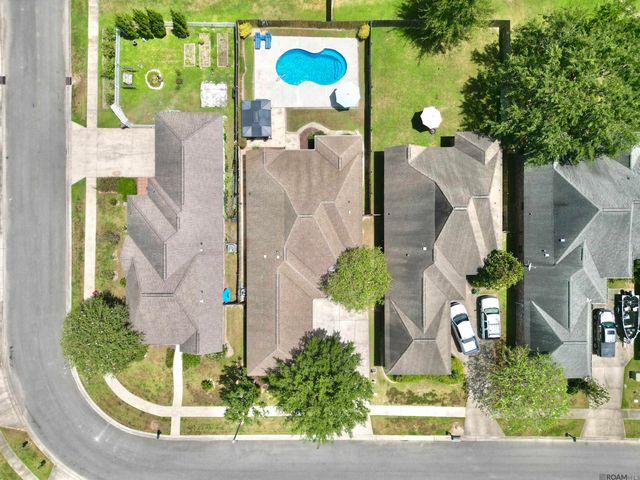 30786 La Madeline Ct, Denham Springs, LA 70726