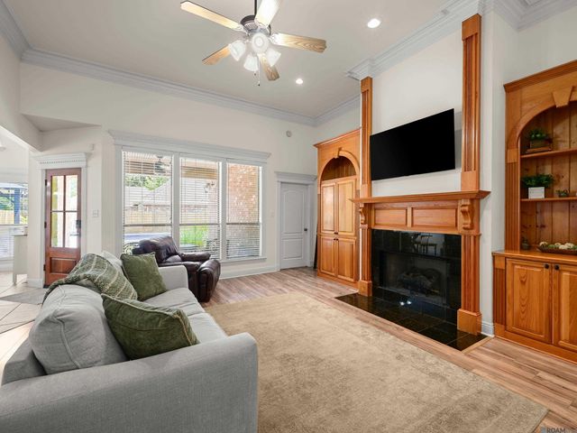 30786 La Madeline Ct, Denham Springs, LA 70726