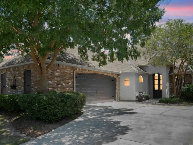 30786 La Madeline Ct, Denham Springs, LA 70726
