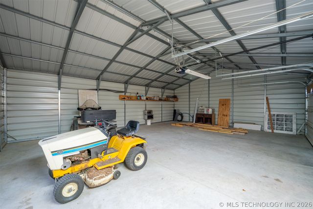 11405 262nd Street, Beggs, OK 74421