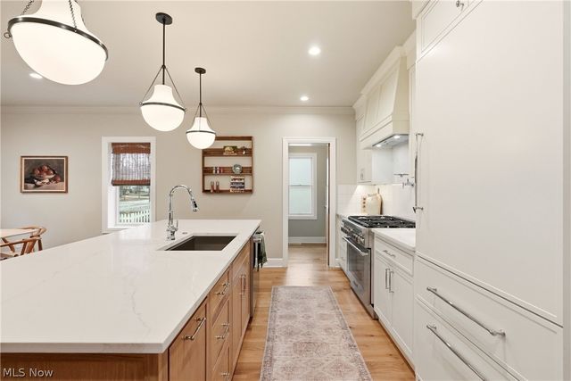 81 Hall Street, Chagrin Falls, OH 44022