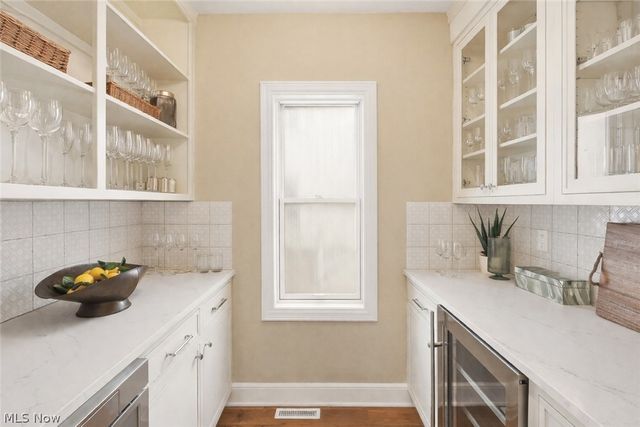 81 Hall Street, Chagrin Falls, OH 44022