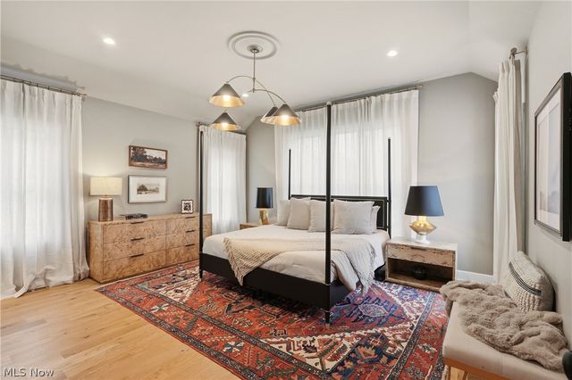 81 Hall Street, Chagrin Falls, OH 44022