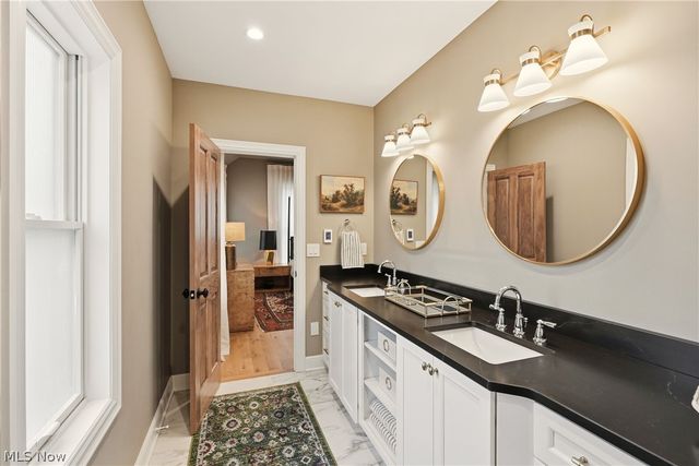 81 Hall Street, Chagrin Falls, OH 44022