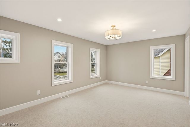 81 Hall Street, Chagrin Falls, OH 44022