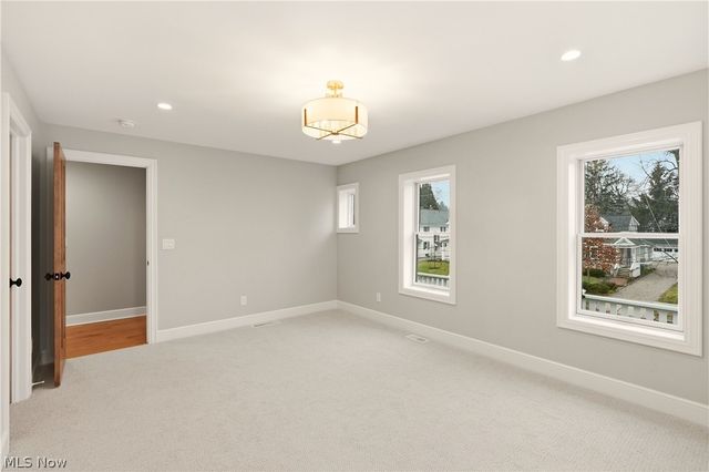 81 Hall Street, Chagrin Falls, OH 44022