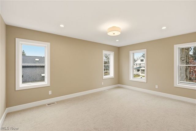 81 Hall Street, Chagrin Falls, OH 44022