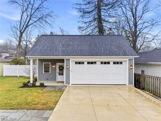 81 Hall Street, Chagrin Falls, OH 44022