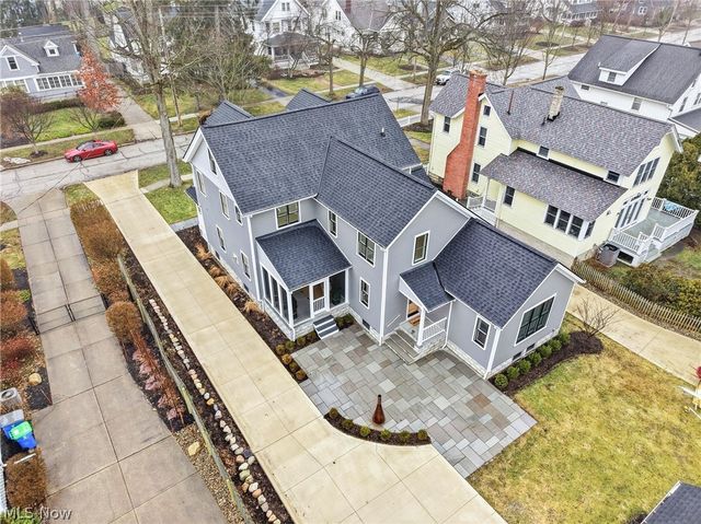 81 Hall Street, Chagrin Falls, OH 44022