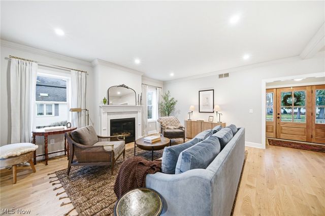 81 Hall Street, Chagrin Falls, OH 44022