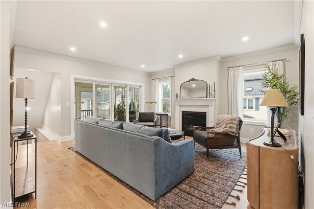 81 Hall Street, Chagrin Falls, OH 44022