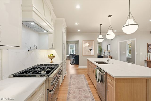 81 Hall Street, Chagrin Falls, OH 44022