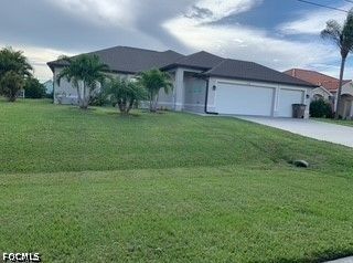 2136 SW 8th PL, Cape Coral, FL 33991