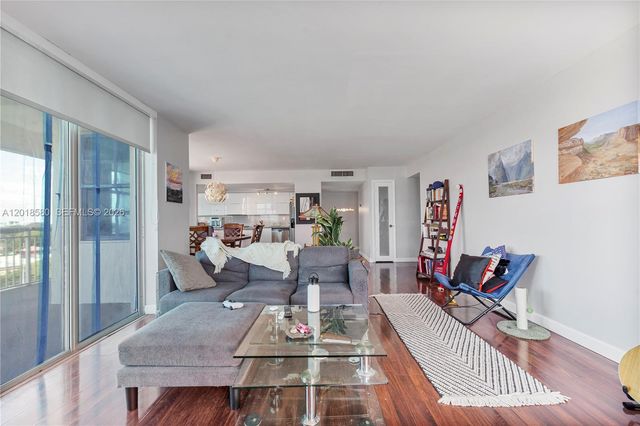 18011 Biscayne Blvd 705, Aventura, FL 33160