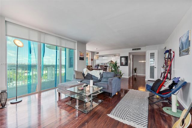 18011 Biscayne Blvd 705, Aventura, FL 33160