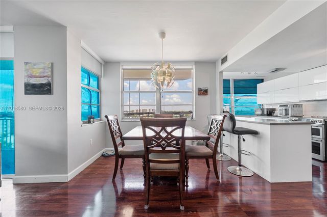 18011 Biscayne Blvd 705, Aventura, FL 33160