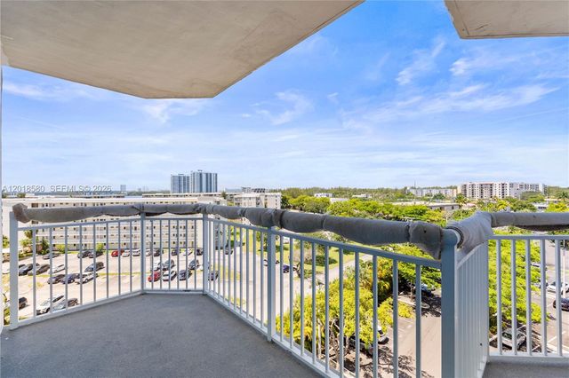 18011 Biscayne Blvd 705, Aventura, FL 33160