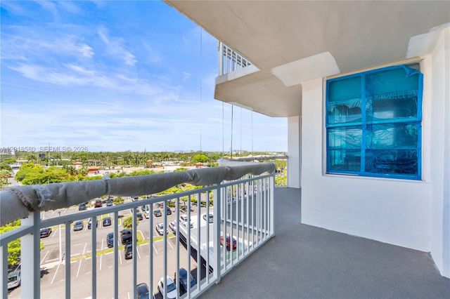 18011 Biscayne Blvd 705, Aventura, FL 33160