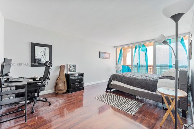 18011 Biscayne Blvd 705, Aventura, FL 33160