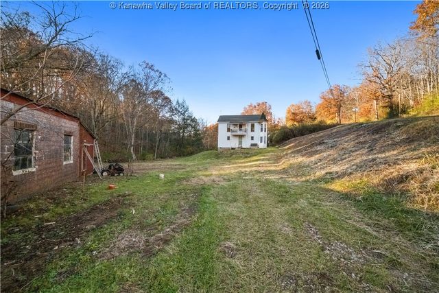 12555 McLane Pike, Liberty, WV 25124