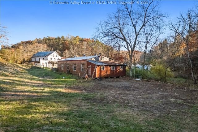 12555 McLane Pike, Liberty, WV 25124