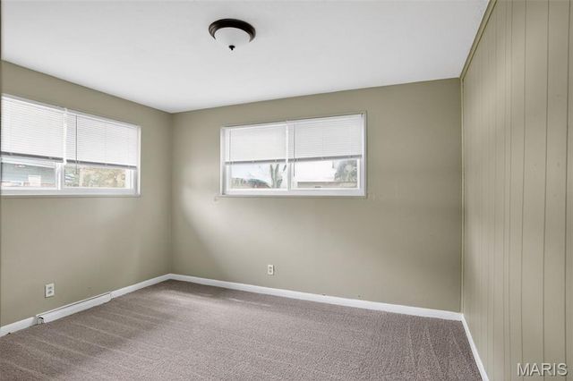 9946 Lanier Drive, St Louis, MO 63136