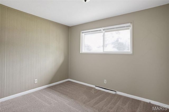 9946 Lanier Drive, St Louis, MO 63136