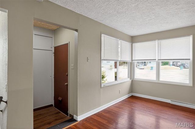 9946 Lanier Drive, St Louis, MO 63136
