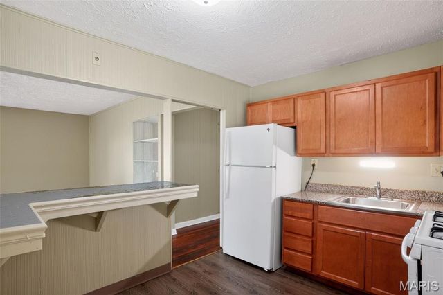 9946 Lanier Drive, St Louis, MO 63136
