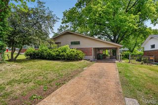 9946 Lanier Drive, St Louis, MO 63136