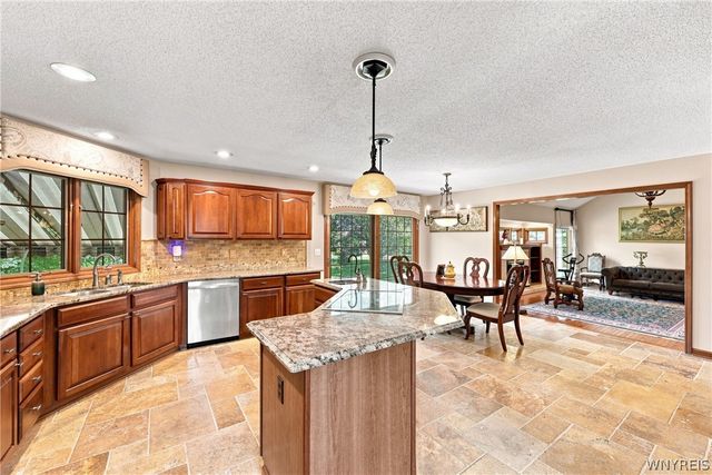 8304 Silver Fox Court, Clarence, NY 14221