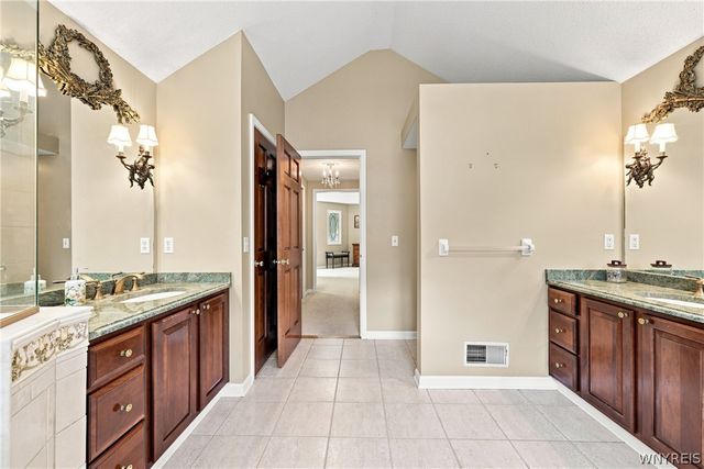 8304 Silver Fox Court, Clarence, NY 14221