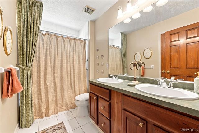 8304 Silver Fox Court, Clarence, NY 14221