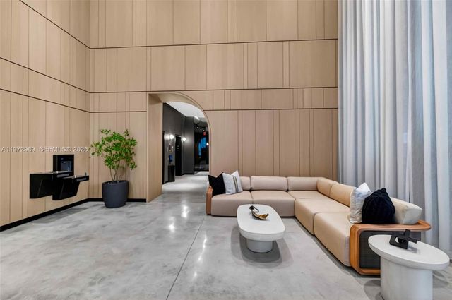 121 NE 5th St 710, Miami, FL 33132