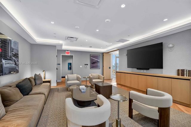 121 NE 5th St 710, Miami, FL 33132