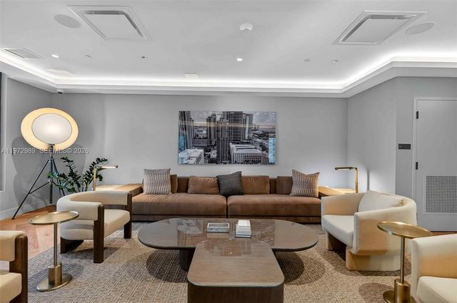 121 NE 5th St 710, Miami, FL 33132