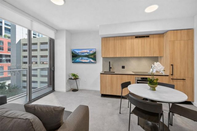 121 NE 5th St 710, Miami, FL 33132