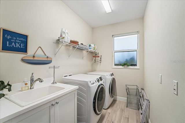 941 CROSSWIND AVENUE, Sarasota, FL 34240