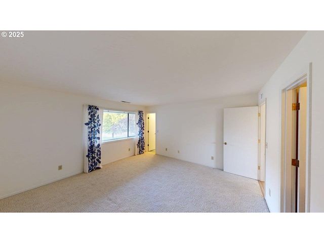 801 BROOKHAVEN Dr, Brookings, OR 97415