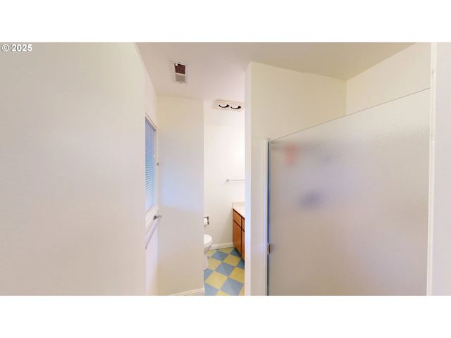 801 BROOKHAVEN Dr, Brookings, OR 97415