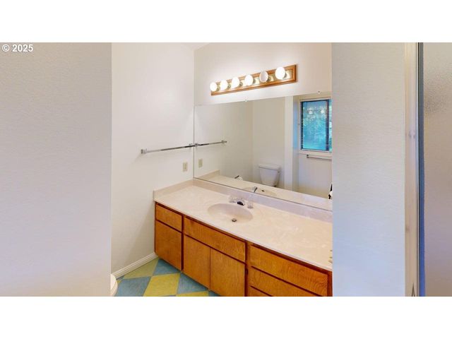 801 BROOKHAVEN Dr, Brookings, OR 97415