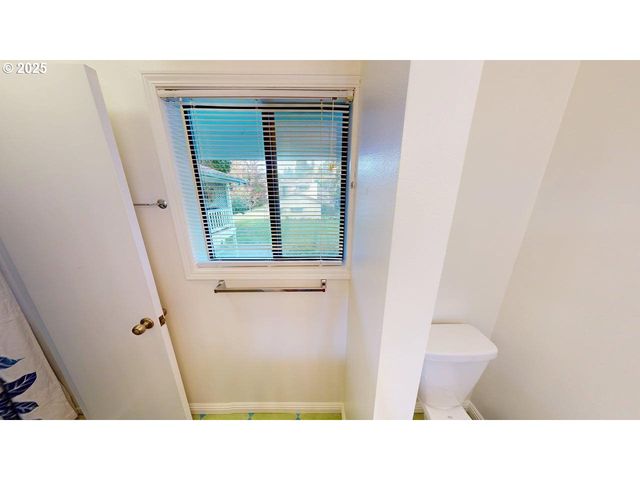 801 BROOKHAVEN Dr, Brookings, OR 97415