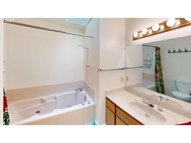 801 BROOKHAVEN Dr, Brookings, OR 97415