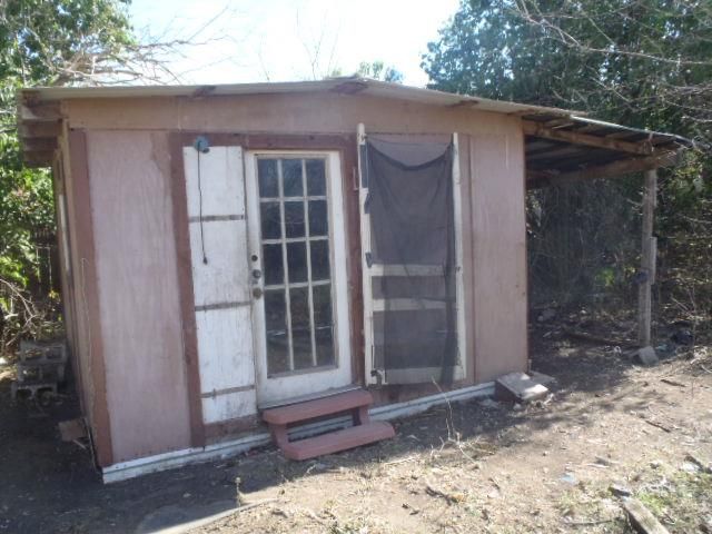 652 Fir LN, Lockhart, TX 78644