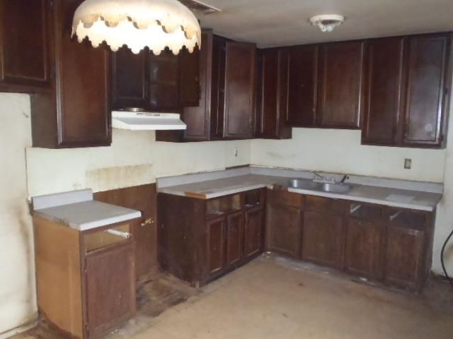 652 Fir LN, Lockhart, TX 78644